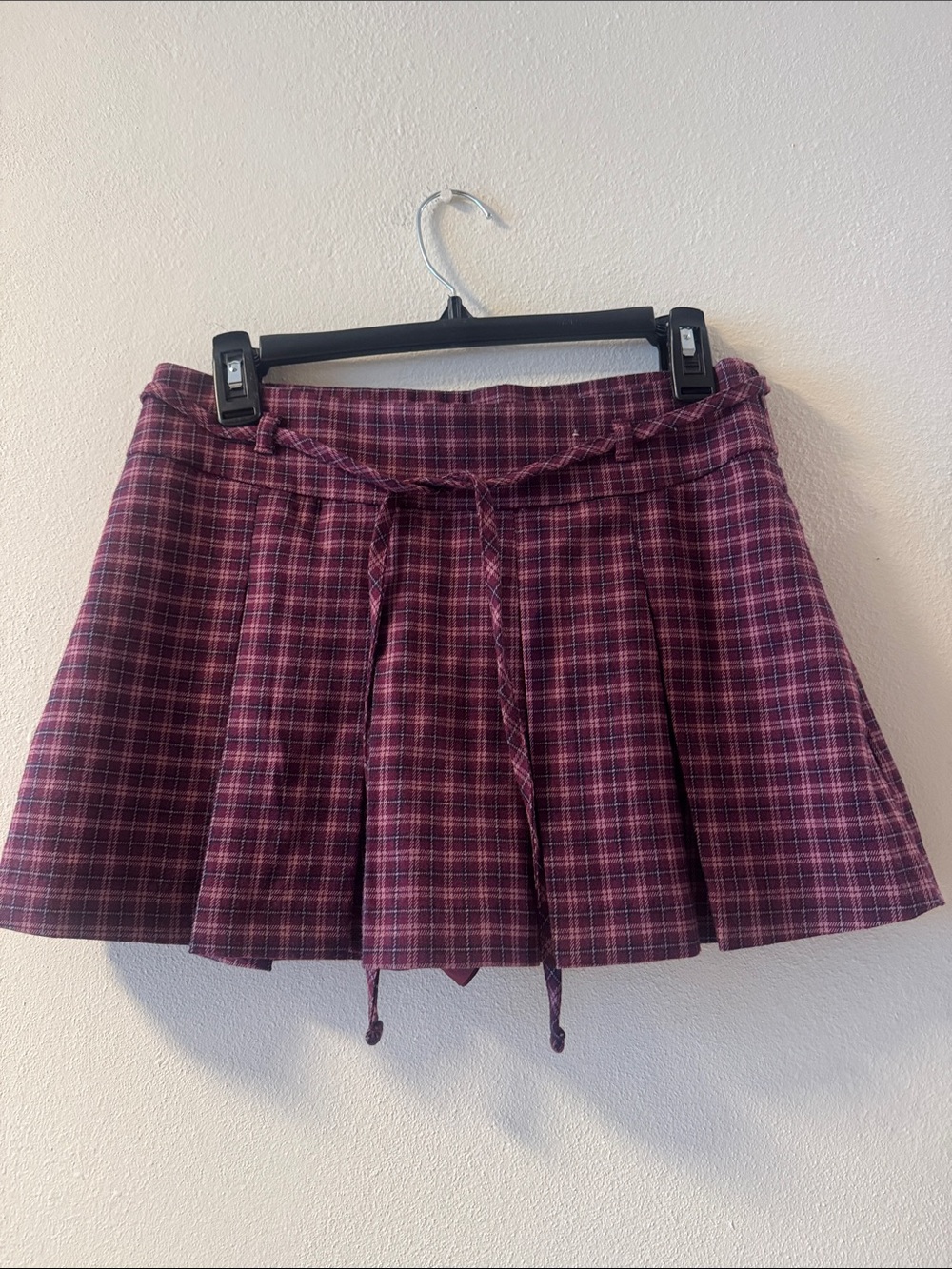 NWOT-Hollister Burgundy Plaid Pleated Mini Skirt w/shorts